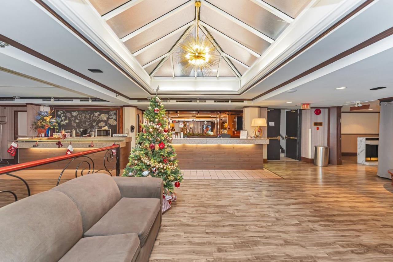 The Bedford Regency Hotel Виктория Экстерьер фото