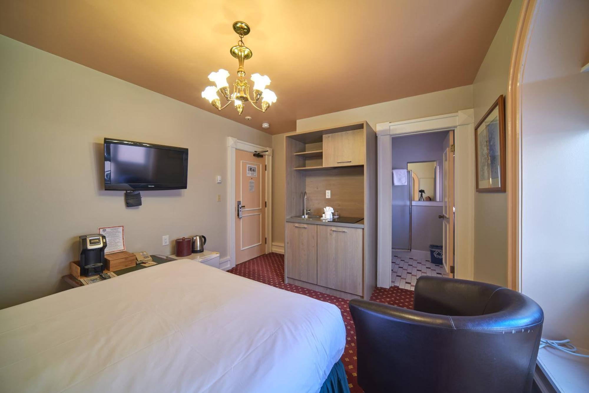 The Bedford Regency Hotel Виктория Экстерьер фото