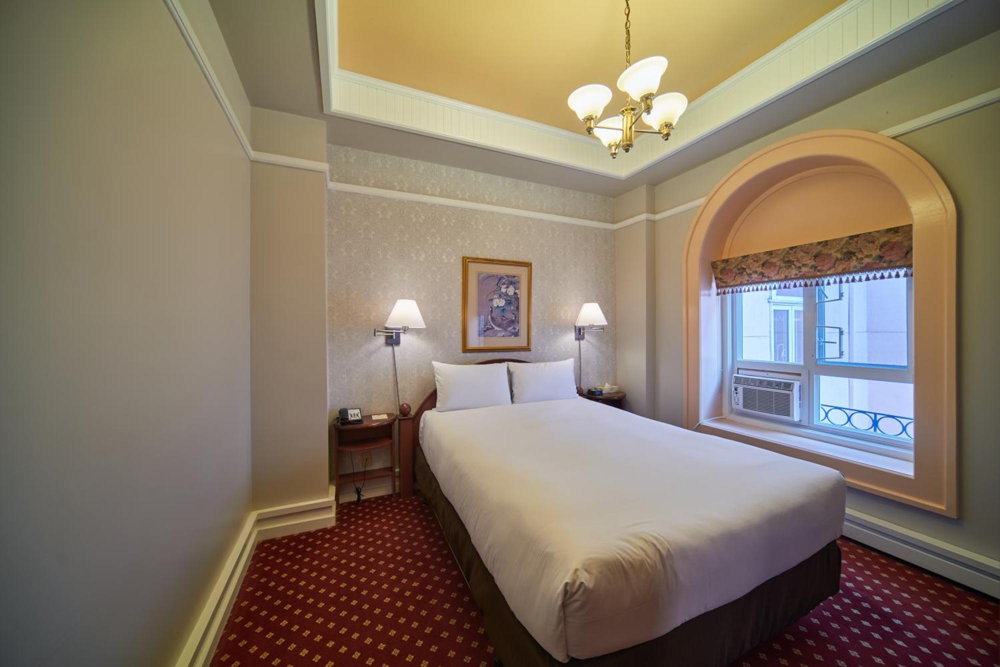 The Bedford Regency Hotel Виктория Экстерьер фото