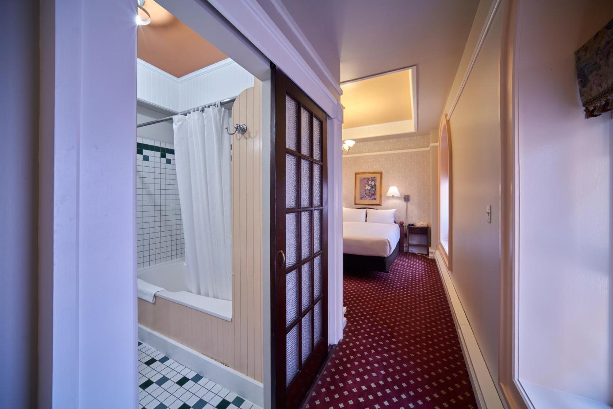 The Bedford Regency Hotel Виктория Экстерьер фото
