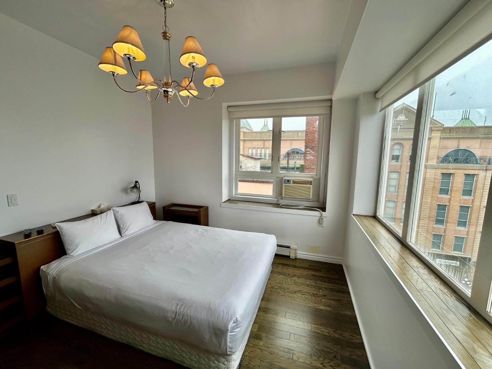 The Bedford Regency Hotel Виктория Экстерьер фото